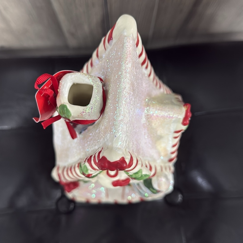 Blue Sky Clayworks Hello Kitty & Friends Christmas Red Striped Candle House - Picture 12 of 14